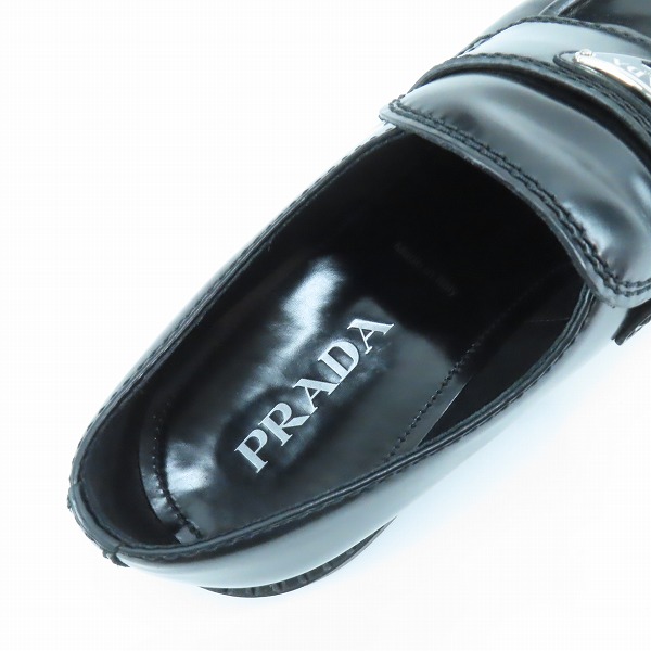 実際に弊社で買取させて頂いたPRADA/プラダ トライアングルロゴプレート チョコレートブラッシュドレザーローファーシューズ 2DE127/9.5の画像 4枚目