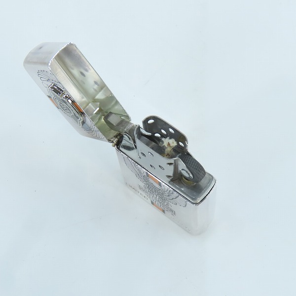 実際に弊社で買取させて頂いたZIPPO/ジッポー HARLEY DAVIDSON/ハーレーダビッドソン 95th Anniversary/95周年シリアル入り イーグル 1997年製の画像 4枚目