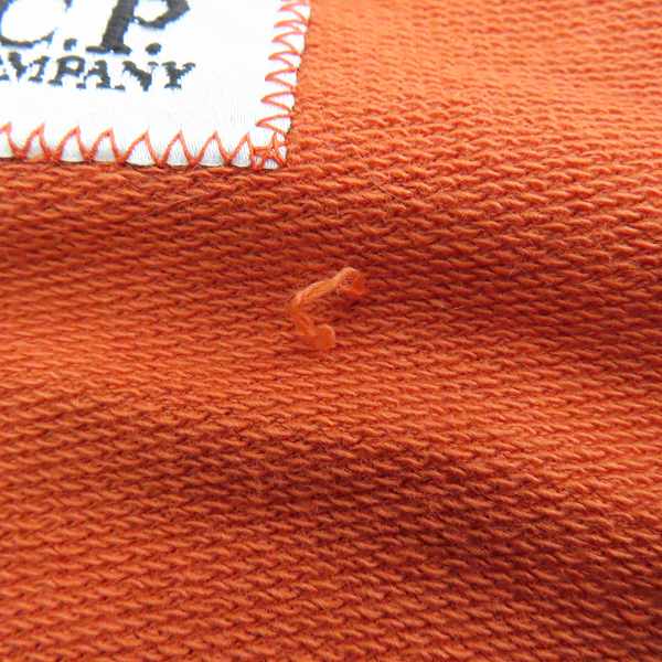 実際に弊社で買取させて頂いたC.P. COMPANY/C.P. カンパニー Arm Lens Crew Sweat/クルーネックスウェット オレンジ 03CMSS036A/XLの画像 6枚目