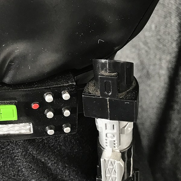 実際に弊社で買取させて頂いたJakks Pacific/ジャックスパシフィック STAR WARS/スターウォーズ ダースベイダー 31インチ アクションフィギュアの画像 6枚目