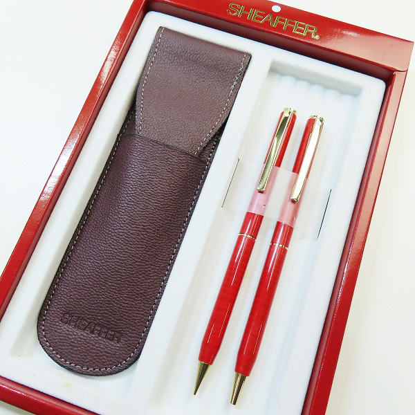 実際に弊社で買取させて頂いたSHEAFFER/シェーファー 回転式 ボールペン/シャープペンシル 2点セット レザーケース付き