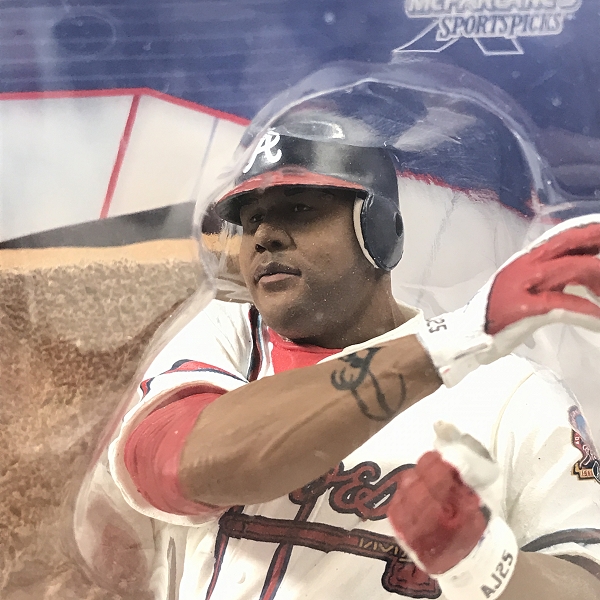 実際に弊社で買取させて頂いた【未開封】McFARLANE TOYS/マクファーレントイズ アトランタ・ブレーブス #25 ANDRUW JONES フィギュアの画像 4枚目