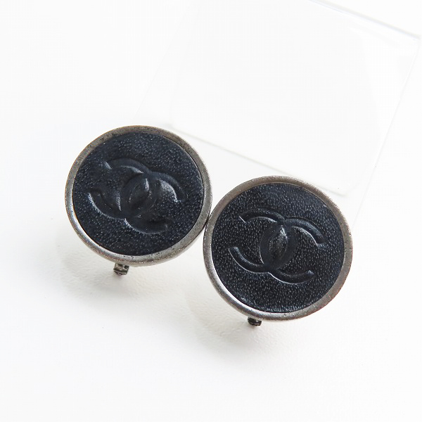 実際に弊社で買取させて頂いたCHANEL/シャネル ココマーク レザー イヤリング 00A 両耳