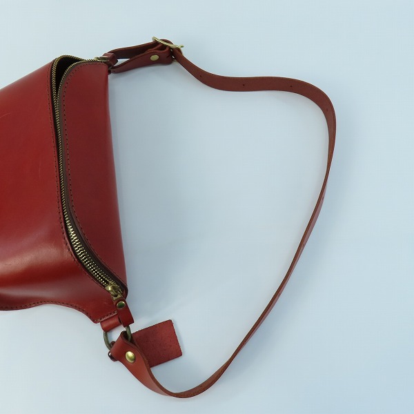 実際に弊社で買取させて頂いたHERZ/ヘルツ レザー ショルダーバッグ レッドの画像 5枚目