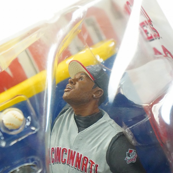 実際に弊社で買取させて頂いた【未開封】McFARLANE TOYS/マクファーレントイズ シンシナティ・レッズ #30 KEN GRIFFEY JR. ケン・グリフィー・ジュニアの画像 2枚目