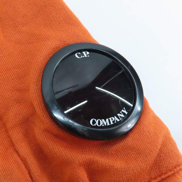 実際に弊社で買取させて頂いたC.P. COMPANY/C.P. カンパニー Arm Lens Crew Sweat/クルーネックスウェット オレンジ 03CMSS036A/XLの画像 5枚目
