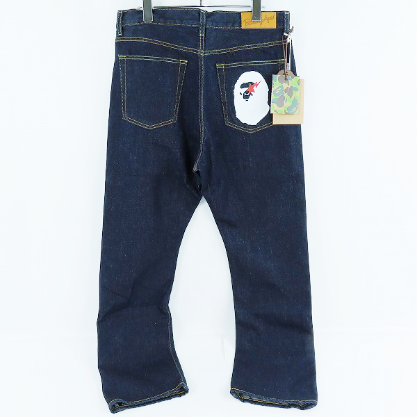 実際に弊社で買取させて頂いた【未使用】A BATHING APE/アベイシングエイプ BAPE STA デニムパンツ 001DPK221001F/Lの画像 1枚目