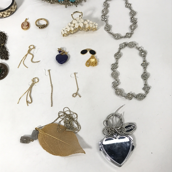 実際に弊社で買取させて頂いた【おまとめ】coach/コーチ UNOVE/アノブ loato/ロート 他 アクセサリー ブレスレット/ネックレス 等の画像 5枚目