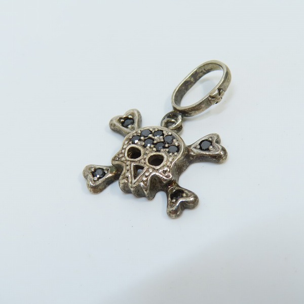 実際に弊社で買取させて頂いたLoree Rodkin/ローリーロドキン スモール フラット パヴェ スカル ペンダント