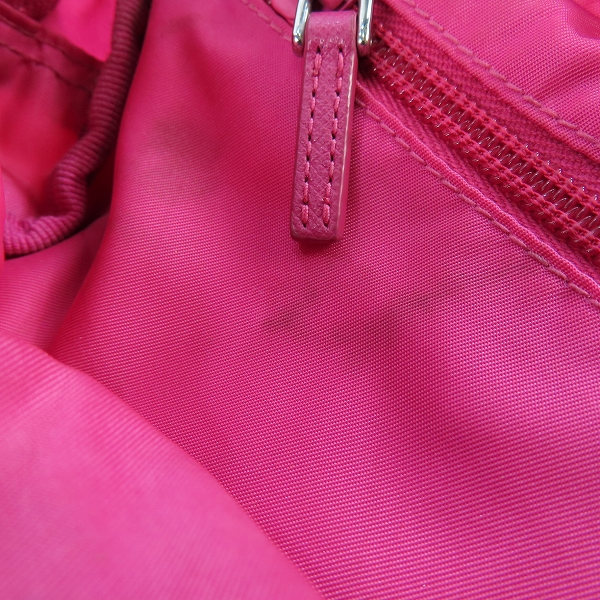 実際に弊社で買取させて頂いたPRADA/プラダ 三角ロゴプレート ポーチの画像 6枚目