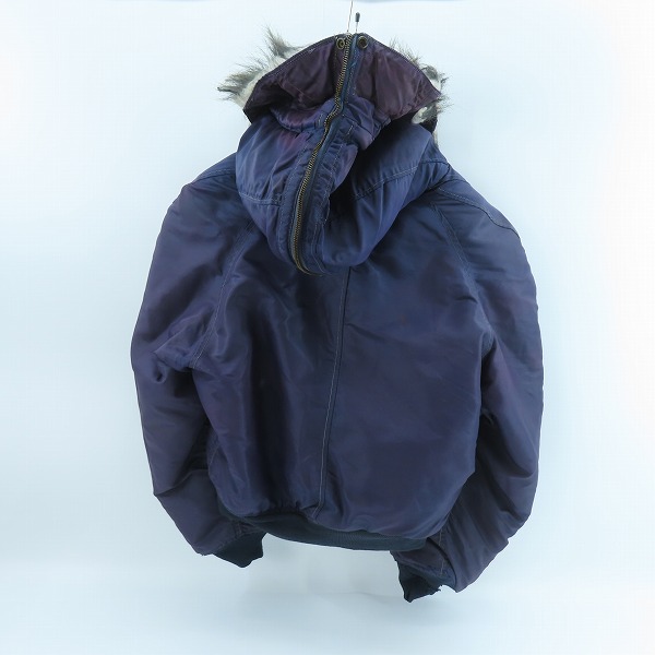 実際に弊社で買取させて頂いたU.S.AIR FORCE/エアフォース CONMARジッパー/ビンテージ N-2A フライトジャケット 8310-485800-46/XLの画像 1枚目