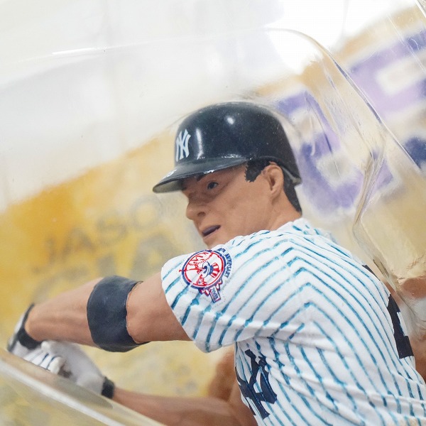 実際に弊社で買取させて頂いた 【未開封】McFARLANE/マクファーレン ニューヨーク・ヤンキース #25 JASON GIAMBI ジェイソン・ジアンビ フィギュアの画像 2枚目