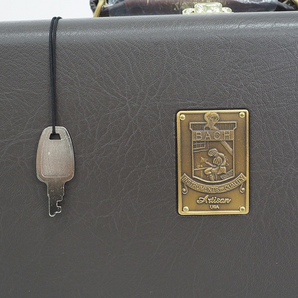 実際に弊社で買取させて頂いた【美品】Bach/バック トランペット用ダブル/2本収納可 ハードケース ストラップ付の画像 3枚目