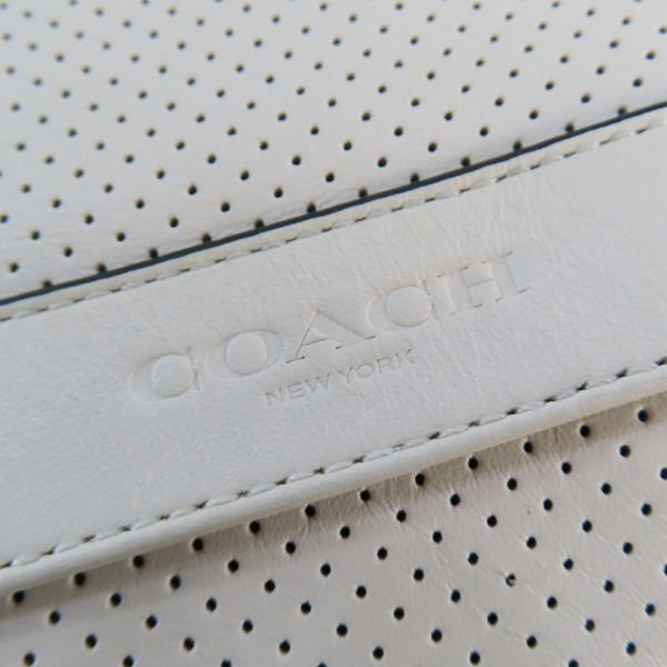 実際に弊社で買取させて頂いたCOACH/コーチ パンチングレザー バックパック/リュックサック A1761-F57477の画像 3枚目