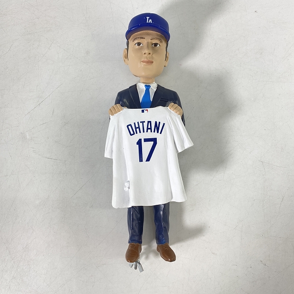 実際に弊社で買取させて頂いたFOCO PLAYER BOBBLE ボブルヘッド ロサンゼルス・ドジャース 大谷翔平 入団記者会見 首振り フィギュアの画像 1枚目