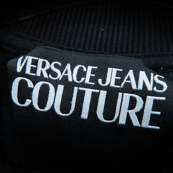 実際に弊社で買取させて頂いたVERSACE JEANS COUTURE/ヴェルサーチ ジーンズ クチュール Crewneck Logo Story Sweatshirt トレーナー/71GAIT17-CFOOT/Ｍの画像 2枚目
