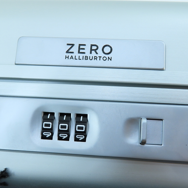 実際に弊社で買取させて頂いた【未使用】Zero Halliburton/ゼロハリバートンClassic Aluminum 3.0 ATT Large Attaché ラージアタッシュケース/944120005の画像 4枚目