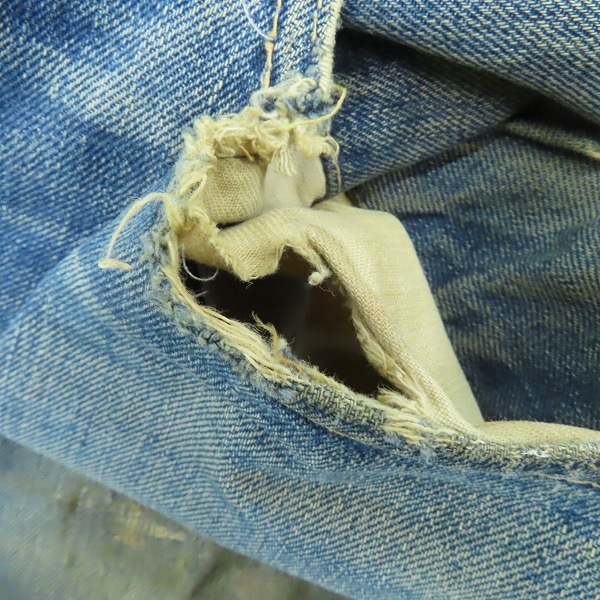 実際に弊社で買取させて頂いたLEVI'S/リーバイス 501 バックポケットシングル 刻印W/Vステッチ デニムパンツの画像 8枚目