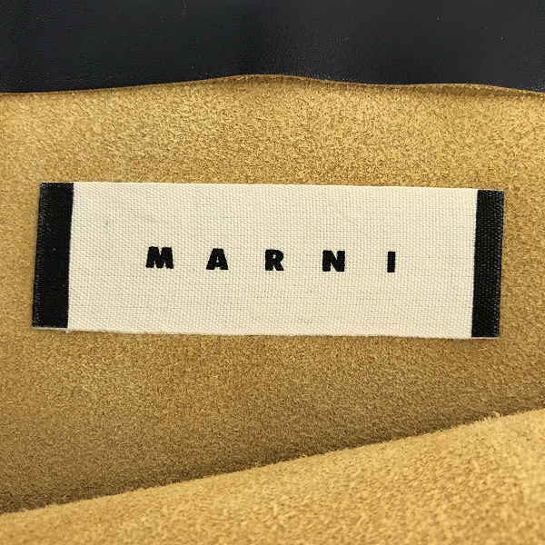実際に弊社で買取させて頂いたMARNI/マルニ 型抜き クラッチバッグ/セカンドバッグ レザーの画像 4枚目