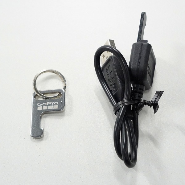 実際に弊社で買取させて頂いたGoPro/ゴープロ ARMTE-002 RMMW2 Smart Remote スマートリモート 通電確認済みの画像 6枚目