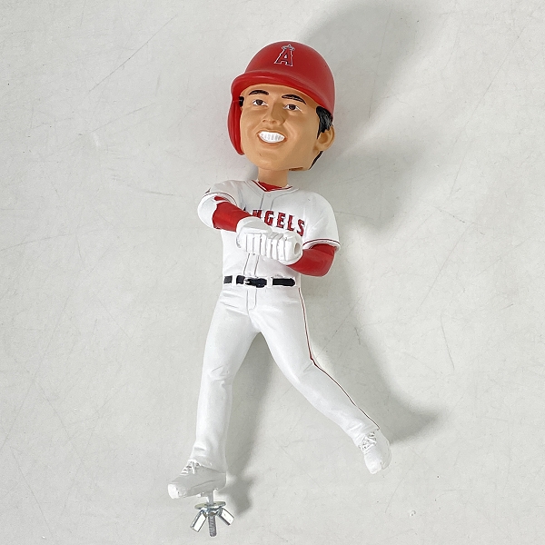 実際に弊社で買取させて頂いたFOCO PLAYER BOBBLE ボブルヘッド ロサンゼルス・エンゼルス ＃17 大谷翔平 シルバースラッガー賞 首振り フィギュアの画像 1枚目