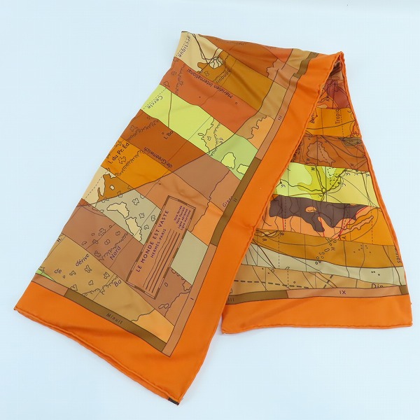 実際に弊社で買取させて頂いた【未使用】HERMES/エルメス カレ90 LE MONDE EST VASTE