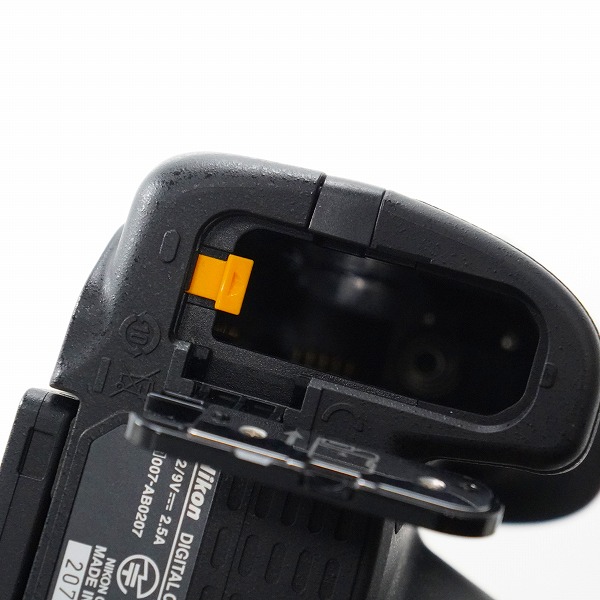 実際に弊社で買取させて頂いたNikon/ニコン D5300 デジタル一眼レフカメラ ボディ 簡易動作確認済みの画像 6枚目