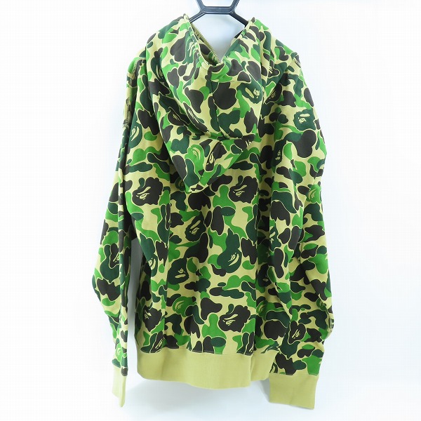 実際に弊社で買取させて頂いた【未使用】A BATHING APE/アベイシングエイプ GIANT ABC CAMO FULL ZIP HOODIE サルカモ柄 ジップパーカー 1G70115019/2XLの画像 1枚目
