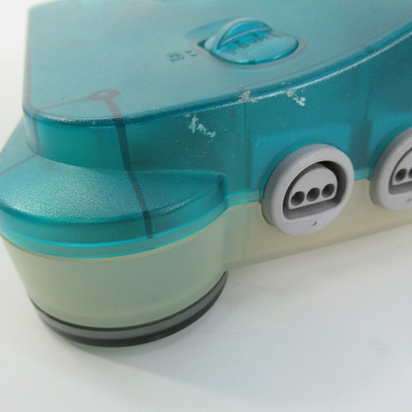 実際に弊社で買取させて頂いた任天堂 Nintendo64/ニンテンドー64 本体 NUS-001 クリアブルー【簡易動作確認済】 の画像 6枚目