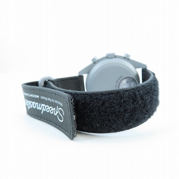 実際に弊社で買取させて頂いた【保証期間内】OMEGA×SWATCH/オメガ×スウォッチ スピードマスター MISSION TO THE MOON  腕時計 SO33M100の画像 2枚目