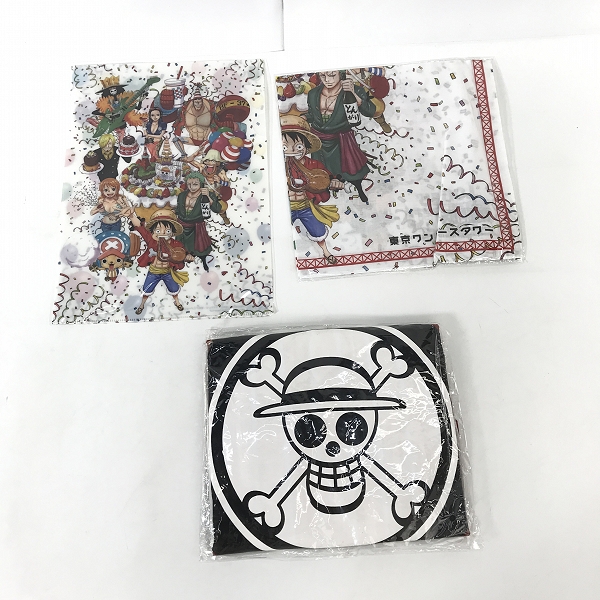 実際に弊社で買取させて頂いた【未開封含む/おまとめ】ONE PIECE/ワンピース 東京ワンピースタワー 3周年 アクリルジオラマセット/ 缶バッジ 等の画像 2枚目