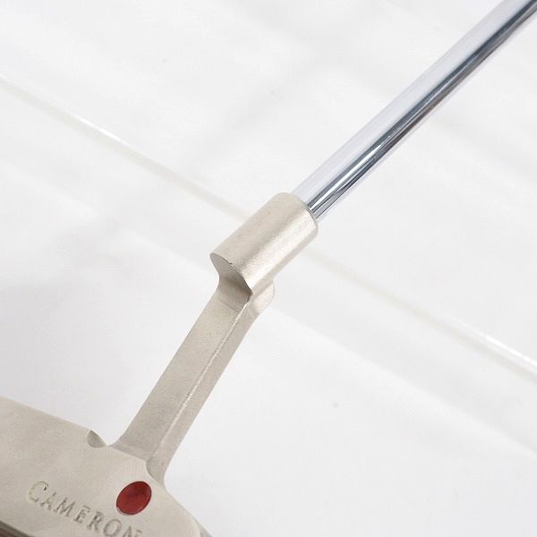 実際に弊社で買取させて頂いたScotty Cameron/スコッティキャメロン タイガー・ウッズ 2000 USオープン 272本限定パター 34.25インチ ヘッドカバー付の画像 6枚目