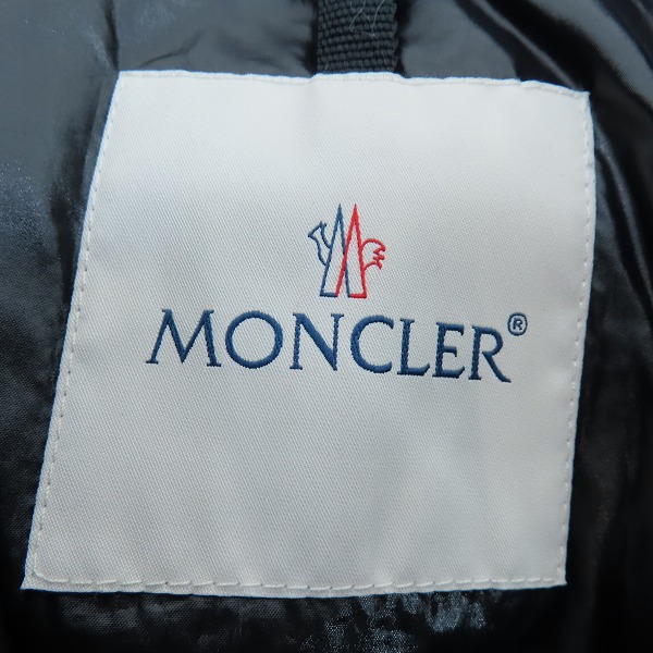 実際に弊社で買取させて頂いたMONCLER/モンクレール FABAS/ファバス 雷雲デザイン ダウンジャケット D20914196555/3の画像 2枚目