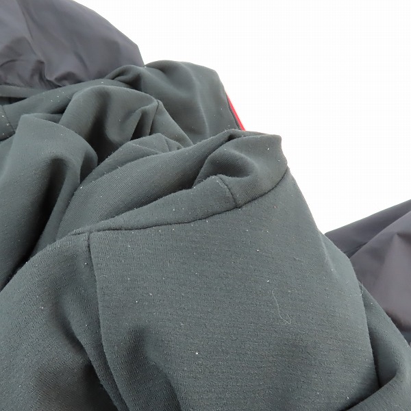 実際に弊社で買取させて頂いた【JPタグ】MONCLER/モンクレール AMASTAN ナイロンジャケット ジップアップパーカー H10921A00016/1の画像 8枚目