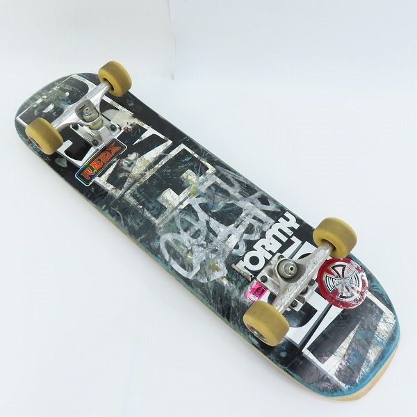 実際に弊社で買取させて頂いたBAKER×RVCA/ベイカー×ルーカ スケートボード/スケボー コンプリートデッキ/THUNDER トラック