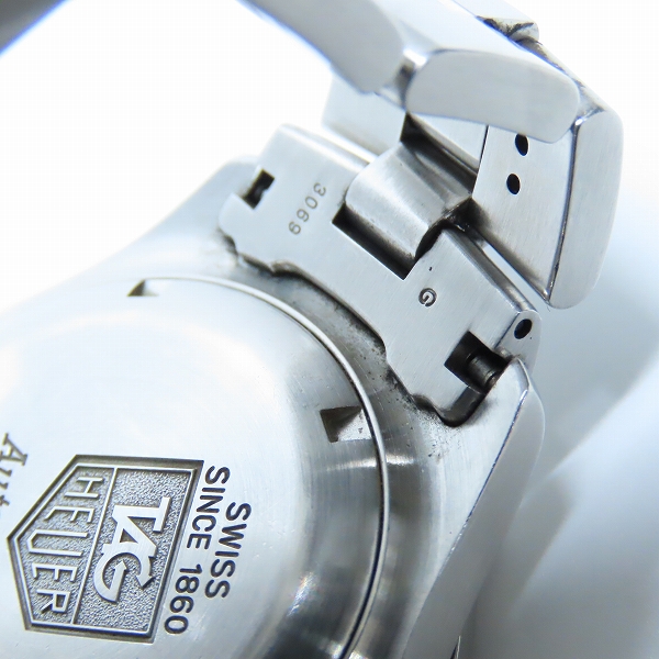 実際に弊社で買取させて頂いた【ジャンク】TAG HEUER/タグホイヤー 2000エクスクルシーブ オートマチック AUTOMATIC 200M 黒文字盤 腕時計 WN2111 の画像 6枚目