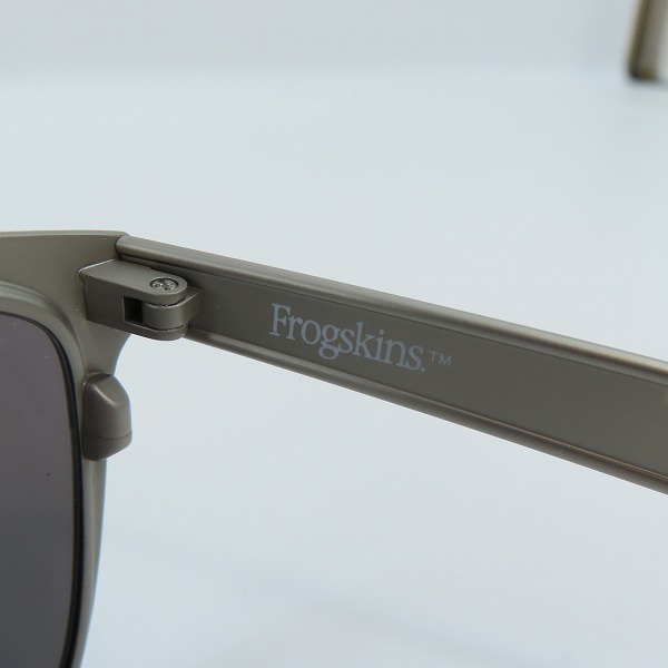 実際に弊社で買取させて頂いたOAKLEY/オークリー FROGSKINS TI/フロッグスキン チタニウム 偏光レンズ サングラス/アイウェア OO6044-0156の画像 4枚目