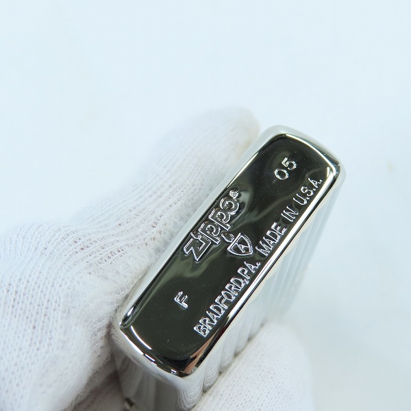 実際に弊社で買取させて頂いたZIPPO/ジッポー PURITY 999.9 スターリングシルバープレート付 Armor/アーマーケース 2005年製の画像 2枚目