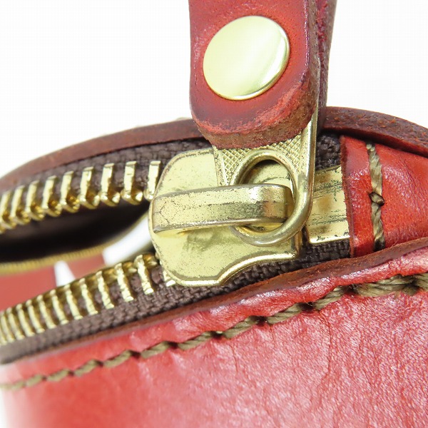 実際に弊社で買取させて頂いたHERZ/ヘルツ レザー ショルダーバッグ レッドの画像 9枚目
