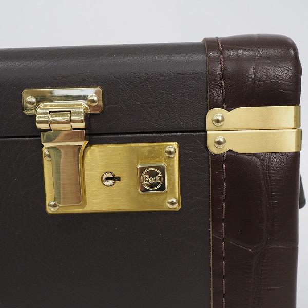 実際に弊社で買取させて頂いた【美品】Bach/バック トランペット用ダブル/2本収納可 ハードケース ストラップ付の画像 5枚目