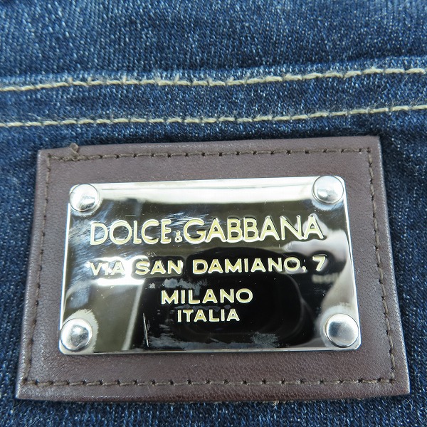 実際に弊社で買取させて頂いたDOLCE&GABBANA/ドルチェ&ガッバーナ 14GOLD メタルロゴプレート ペインター デニムパンツ/ジーンズ G3FFLP/G8I36/50の画像 2枚目