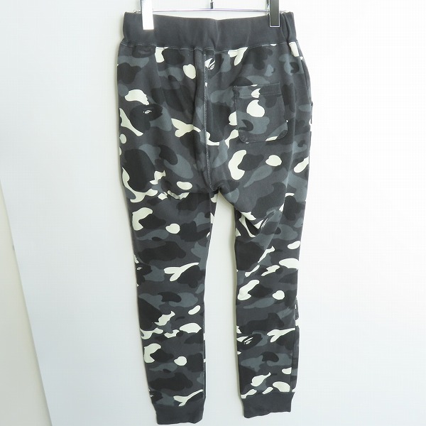 実際に弊社で買取させて頂いたA BATHING APE/アベイジングエイプ カモフラ スウェットパンツ 001PTB302504X/XSの画像 1枚目