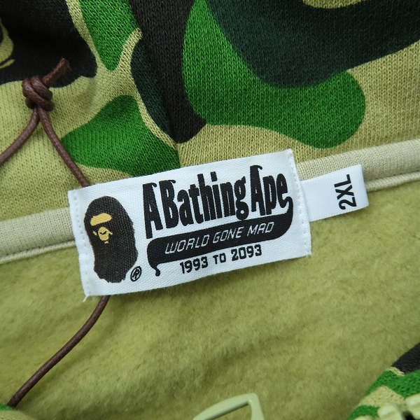 実際に弊社で買取させて頂いた【未使用】A BATHING APE/アベイシングエイプ GIANT ABC CAMO FULL ZIP HOODIE サルカモ柄 ジップパーカー 1G70115019/2XLの画像 2枚目