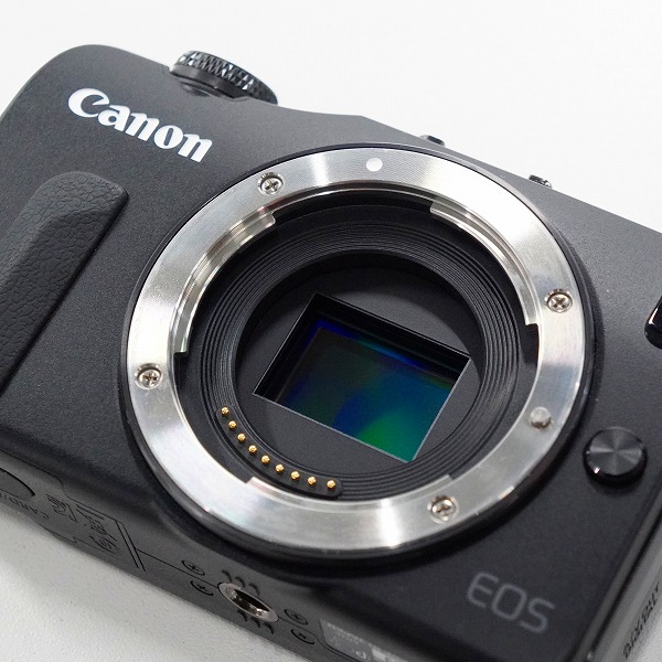実際に弊社で買取させて頂いたCanon/キャノン DS126391 EOS M デジタル ミラーレス一眼カメラ ボディ 動作未確認の画像 1枚目