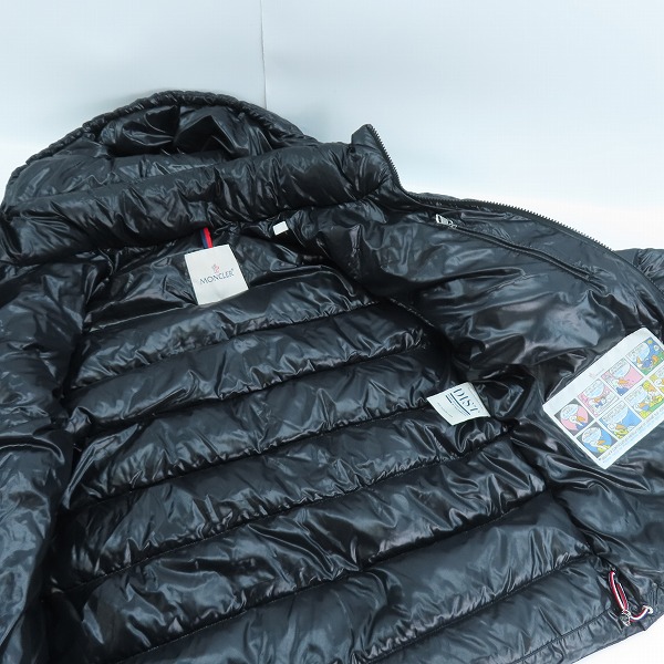 実際に弊社で買取させて頂いた【JPタグ】MONCLER/モンクレール Corydale/コリーデル ダウンジャケット ブラック H20911A00101 68950/1の画像 4枚目