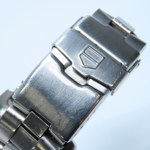 実際に弊社で買取させて頂いた【ジャンク】TAG HEUER/タグホイヤー 2000エクスクルシーブ オートマチック AUTOMATIC 200M 黒文字盤 腕時計 WN2111 の画像 5枚目