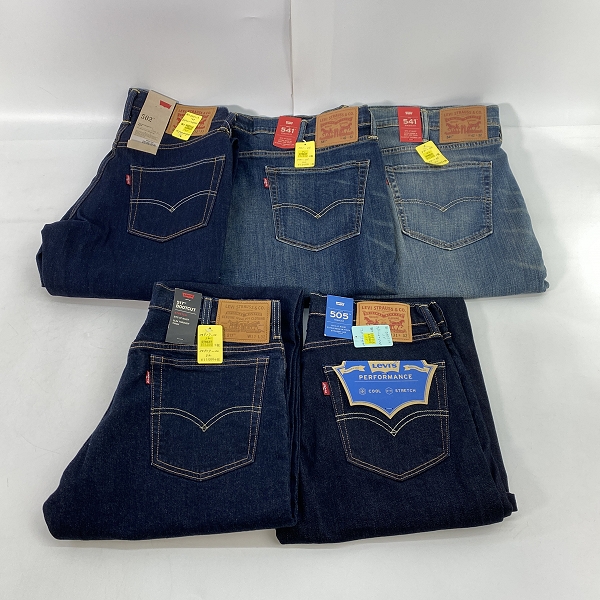 実際に弊社で買取させて頂いた【おまとめ/未使用】LEVIS/リーバイス 541/502/505/517 デニムパンツ