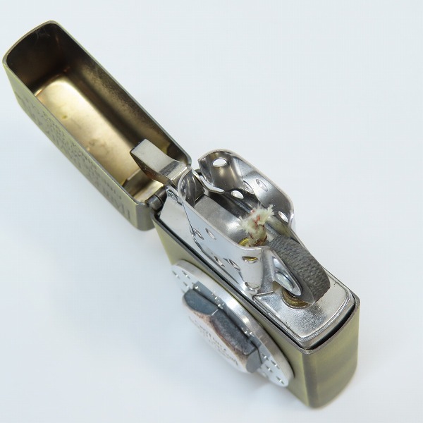 実際に弊社で買取させて頂いたZIPPO/ジッポー HARLEY-DAVIDSON/ハーレーダビットソン ディスクメタル ゴールド 立体メタル ボルトオン 1996年製の画像 4枚目