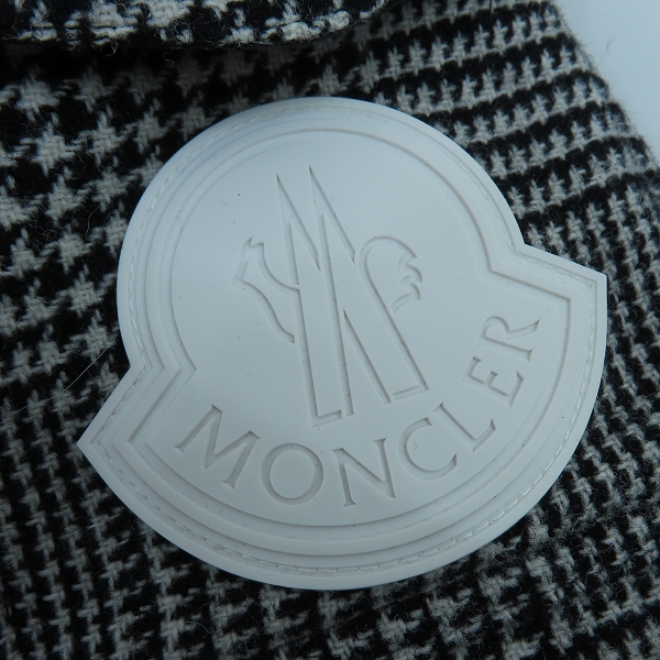 実際に弊社で買取させて頂いた【JPタグ】MONCLER/モンクレール BLIN グレンチェック ダウンジャケット E20914182785 57643 2 の画像 5枚目