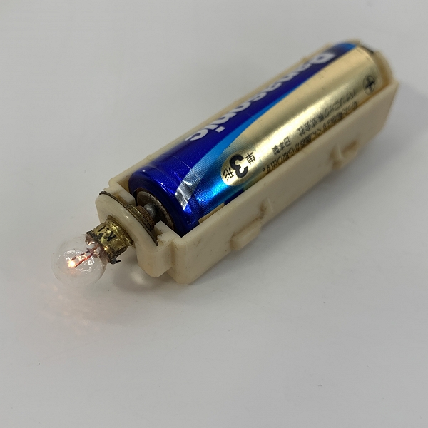 実際に弊社で買取させて頂いたTri-ang SPOT-ON/スポットオン 1/42 ROVER 3 LITER MODEL 157/SL WITH HEAD AND REAR LIGHTS/ローバー3 ライトレ ミニカーの画像 5枚目